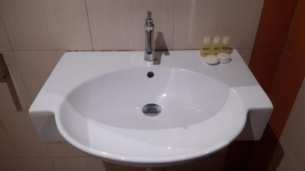 Baron Water Front Motel Kuah Dış mekan fotoğraf